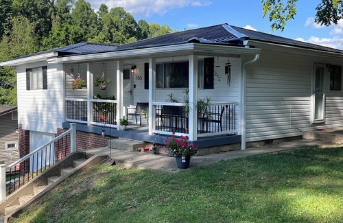 Coal Grove Casa | Modern Comfort Near KDMC: 3BR Home w/Workspace & Coffee Bar