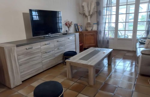 Plogoff Cama Y Desayuno | Bed and Breakfast 'Chambre Les Hortensias' with Sea View, Private Terrace and Wi-Fi