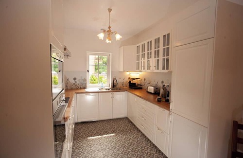 Martailly-Les-Brancion Casa | Very comfortable gite for 4 people in the medieval village of Brancion