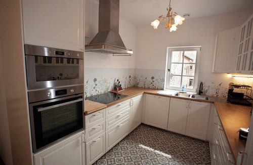 Martailly-Les-Brancion Casa | Very comfortable gite for 4 people in the medieval village of Brancion