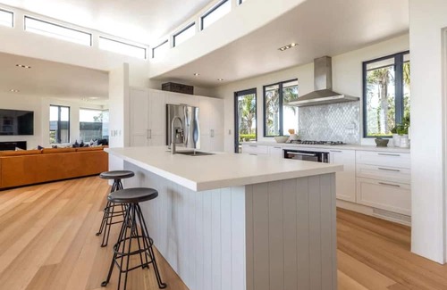 Omiha Casa | Chardy Ridge Summary: