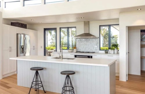 Omiha Casa | Chardy Ridge Summary: