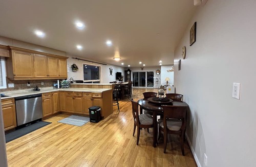 Colborne Casa | Spacious 4-Bedroom Retreat Near Presqu'ile Park