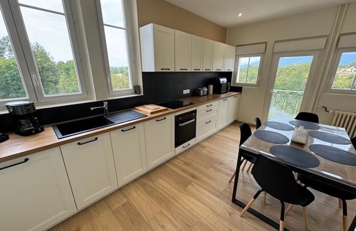 Saint-Nazaire-en-Royans Villa | Villa Jeanne: une vue à couper le souffle pour un gîte 100% dog friendly