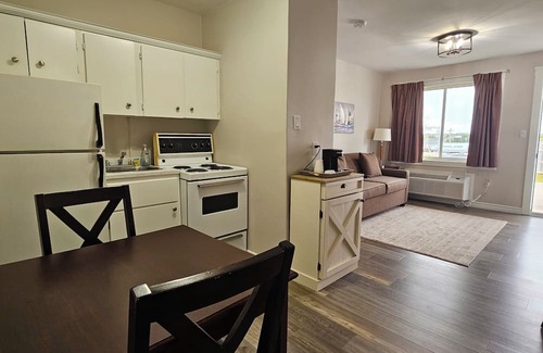 Charlottetown Apartamento | Cozy, Comfortable Hotel Suite with a Kitchen