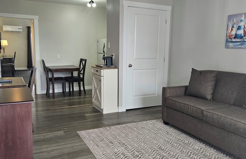 Charlottetown Apartamento | Cozy, Comfortable Hotel Suite with a Kitchen