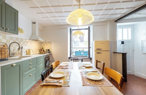 Moret-sur-Loing Cabaña | Charming renovated air-conditioned cottage, historic center of Moret-sur-Loing