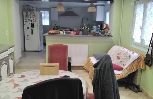 Le Chatelet Casa | Country house with nearby shops, swimming pool and beautiful garden