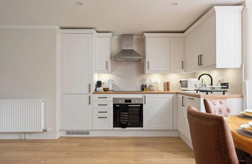 Longcroft Casa | Escape to Serene Georgian Estate, near Edinburgh - Stunning Apartment
