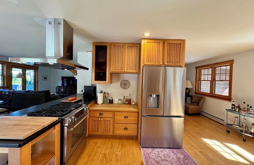 Waldoboro Casa | Spruce Ledge - mid-coast Maine. ocean views w deep water access. sauna. retreat.