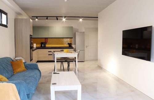Tal-Ghoqod Apartamento | Il-Kantuniera, One Bedroom Maisonette in St. Julian's