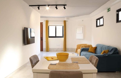 Tal-Ghoqod Apartamento | Il-Kantuniera, One Bedroom Maisonette in St. Julian's