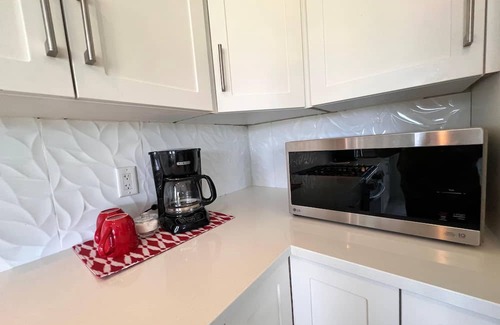 Ayr Casa | Spacious 5-Bed home, Bedm on Main Floor, 10/15 min to Paris/Cambridge/Kitchener