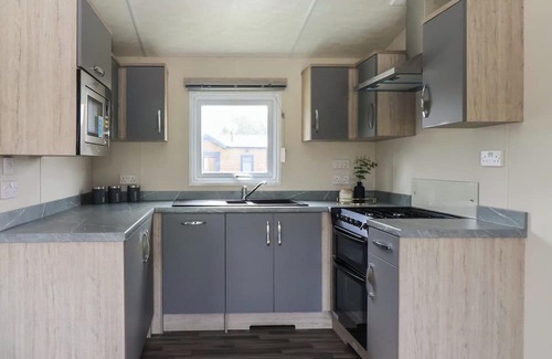 Great Hatfield Cabaña | MEADOWS PARK 3, family friendly, with hot tub in Hornsea