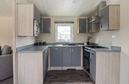 Great Hatfield Cabaña | MEADOWS PARK 2, family friendly, with hot tub in Hornsea