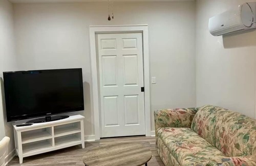 Apex Casa | Sunshine’s Crashpad mini barn!