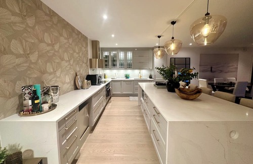 Laksevag Apartamento | Modern Luxury Apartment by Waterfront