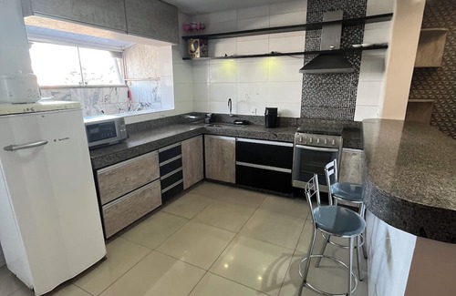 Novo Eldorado Apartamento | Spacious apartment, 3 bedrooms, air conditioning. 6 km from MRV Arena, 4 km from Eldorado Metro Station.