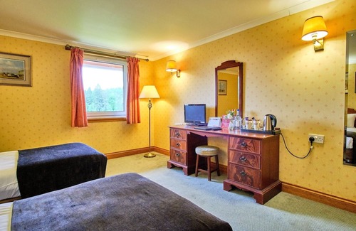 Tyndrum Hotel | Stay in the Heart of Nature with Garden Views and Mountain Access
