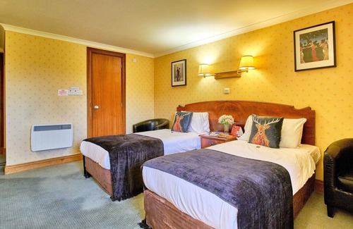 Tyndrum Hotel | Stay in the Heart of Nature with Garden Views and Mountain Access