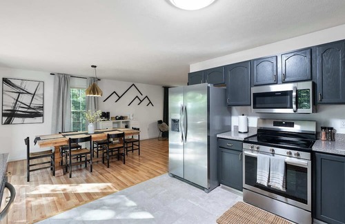 Mount Jackson Chalet De Esquí | Cozy Retreat w Hot Tub, Firepit & Grill near Bryce