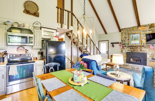 Zionville Cabina | Deck, Fire Pit, Games: Family Escape Near Boone