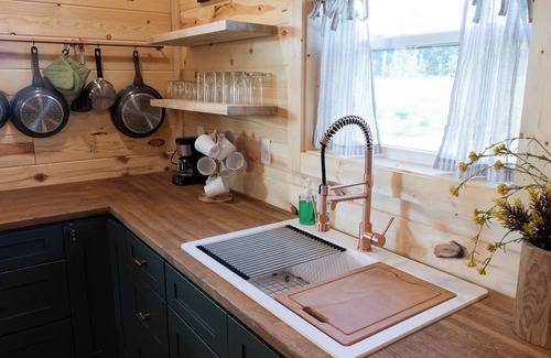 Stockton Cabina | Charming 3-bedroom cabin in wonderful Stockton with AC