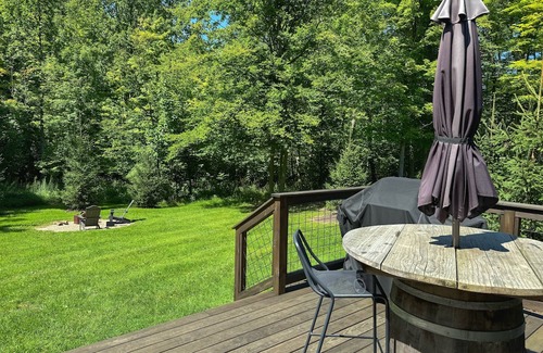 Madison Cabina | Cozy Woodside Cabins w/Hot Tub, Private Deck & Scenic Trails in Wine Country