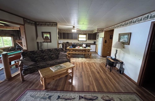 Germfask Cabina | Lakefront lodge - Sleeps 18+ guests!