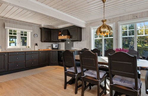 Nord-Aurdal Cabina | Spacious Family Cabin with Jacuzzi