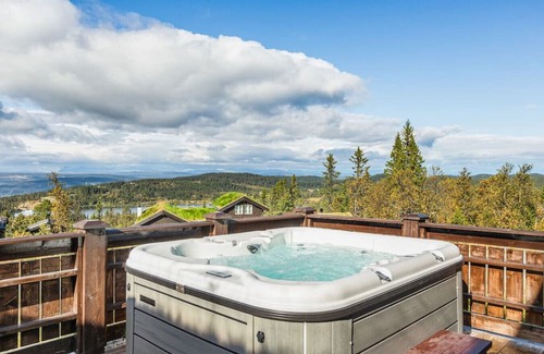 Nord-Aurdal Cabina | Spacious Family Cabin with Jacuzzi