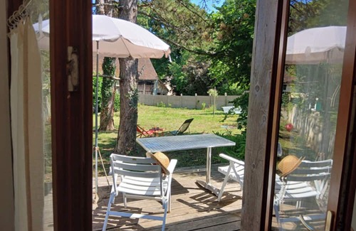 Perreuse Apartamento | Studio with terrace and garden 15 minutes from Guédelon