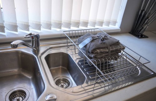 Wishaw Casa | Snug Modern House in Wishaw