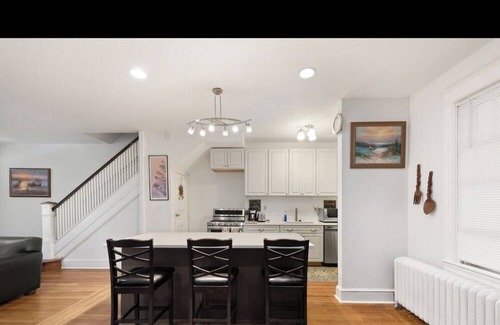 Petworth Casa | Roomy three bedroom house in NW Washington DC. Open space concept, pretty