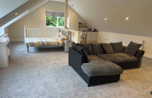 Lydiard Millicent Apartamento | Open Plan Studio Apartment with Fantastic Games Room