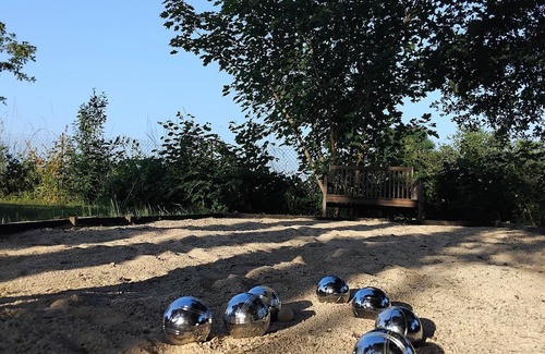 Chevigny-en-Valiere Casa | House 2.4.6 persons with swimming pool, petanque court near Beaune Vignoble
