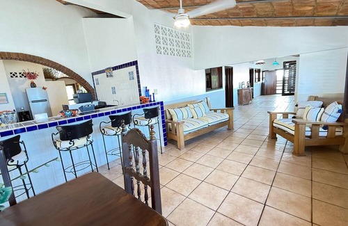 Los Ayala Casa | Marvelous 3-bedroom BEACHFRONT home on Los Ayala Beach