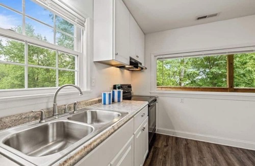 Clarksville Casa | Dockside Dreamz- Full duplex lake fun for 12