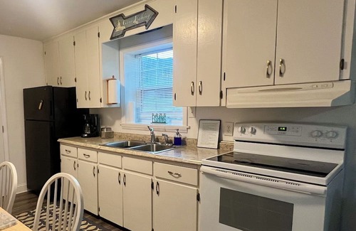 Clarksville Casa | Dockside Dreamz- Full duplex lake fun for 12
