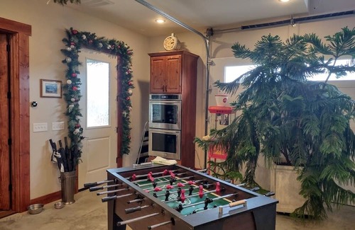 Burnsville Casa | Burnsville, NC - Awesome 40 Acre Retreat on the South Toe River