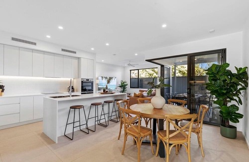 Albany Creek Casa | Albany Creek Retreat - 4BR Brand New Family Haven