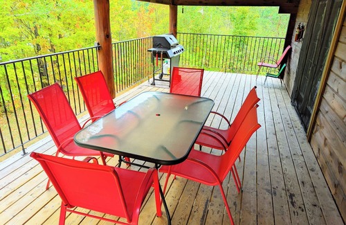 Weslemkoon Cabaña | Beautiful Log Home + XL BUNKIE by Weslmkoon lake