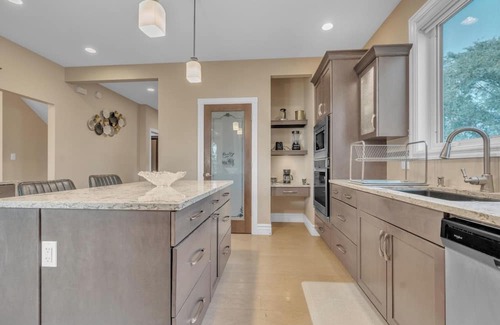 West St. Paul Casa | Luxury 6-bedroom house with Long driveway in West Saint Paul