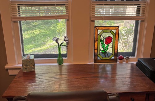 Level Green Cabaña | Rustic 2BR 1BA Cottage w Porch!
