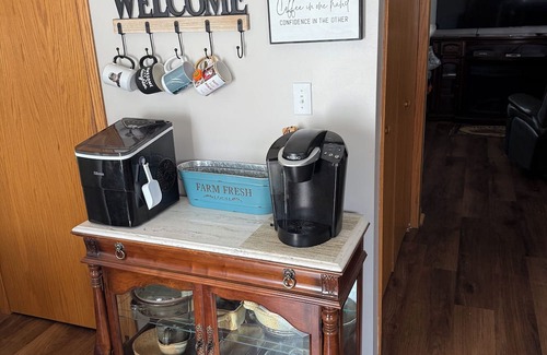 Lyle Casa | Cozy getaway on Grove