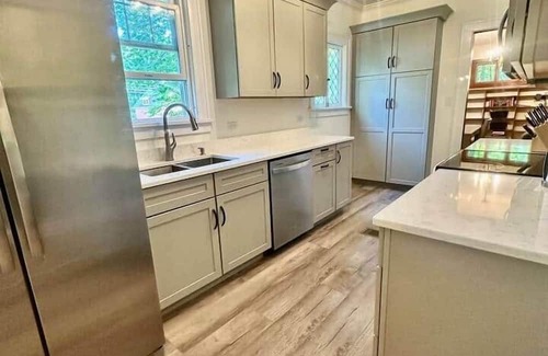 Orono Casa | Modern Kitchen & Classic Charm – Walk to UMaine