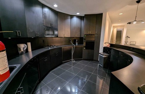 Montville Apartamento | Cozy large space with private Sauna, gym & office in a tranquil neighborhood