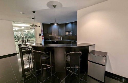 Montville Apartamento | Cozy large space with private Sauna, gym & office in a tranquil neighborhood