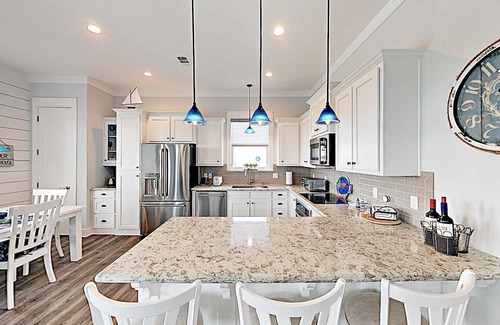 Galveston Casa | Laguna Beach 2BR | Waterfront Views, Two Living Areas & Grill