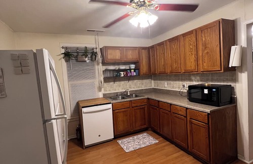 Ottawa Casa | Delightful 3-bedroom house in Ottawa close to amenities